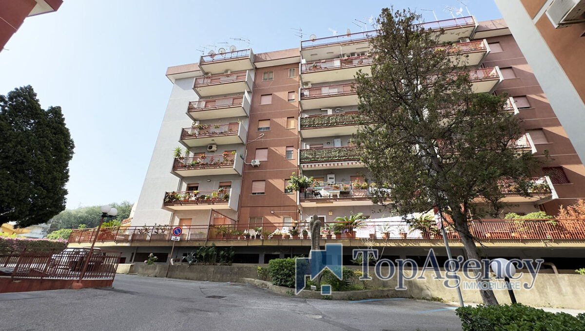 Appartamento con veranda Messina Palermo