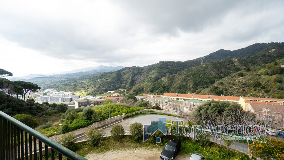 Il Quadrivani con Garage Messina Annunziata